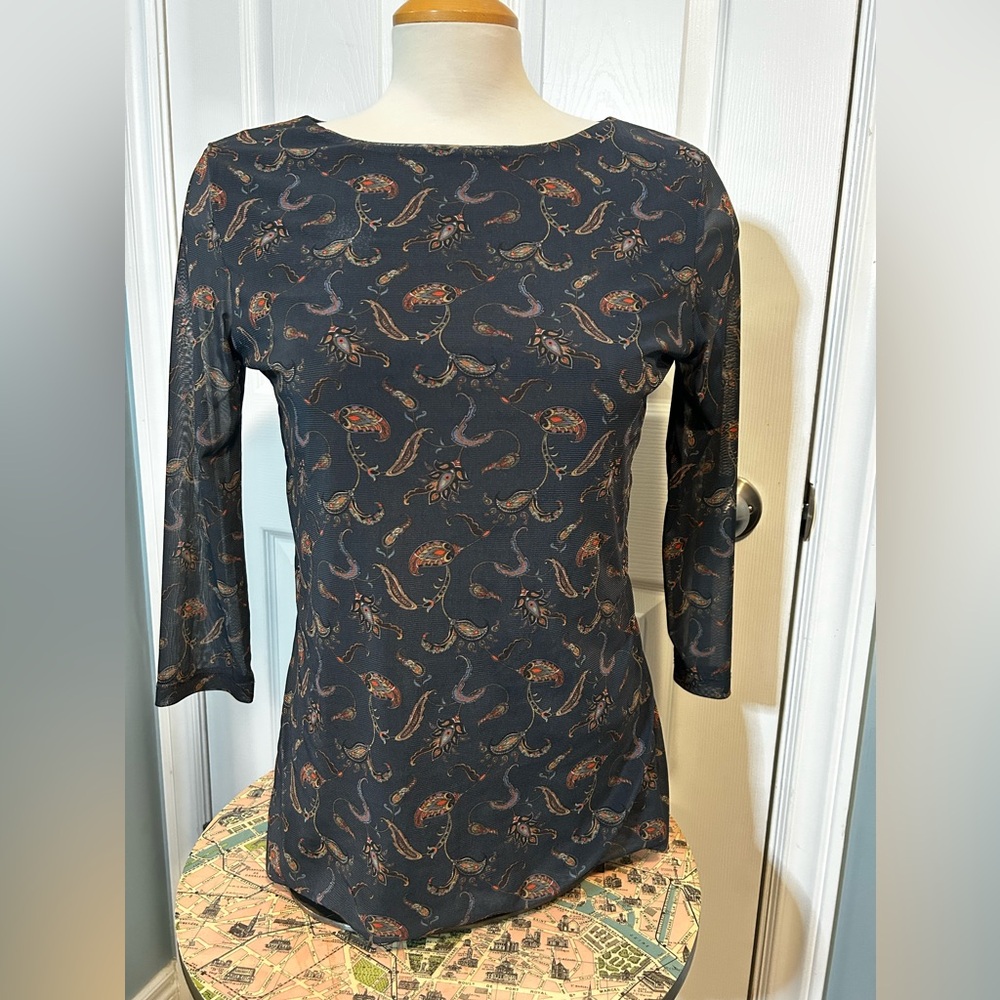 Contemporaine, mesh 3/4 sleeve shirt paisley print size Medium.